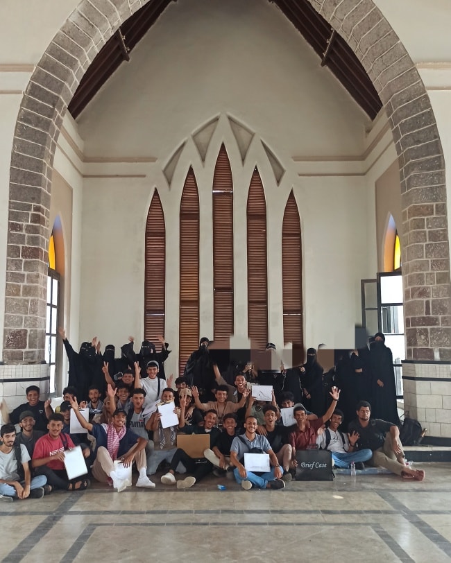نزول ميداني لطلبة الهندسة المعمارية إلى معلم تاريخي بعدن